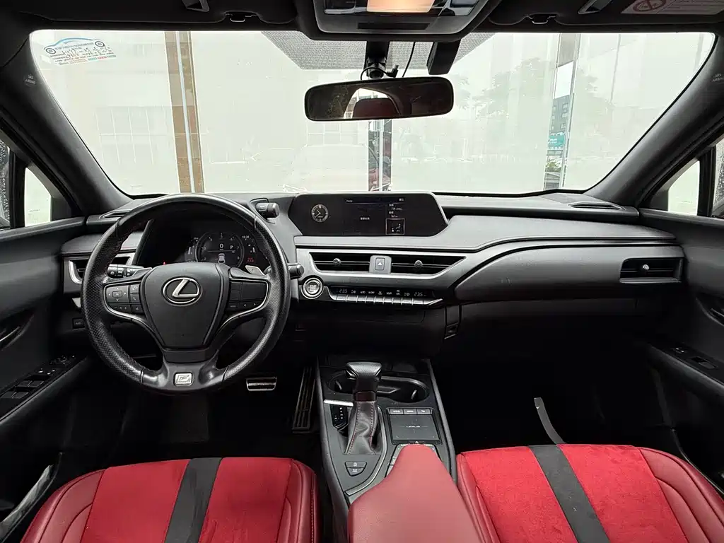 Lexus UX 200 F SPORT