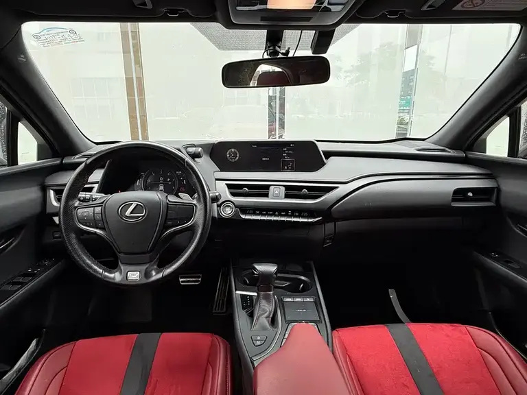 Lexus UX 200 F SPORT