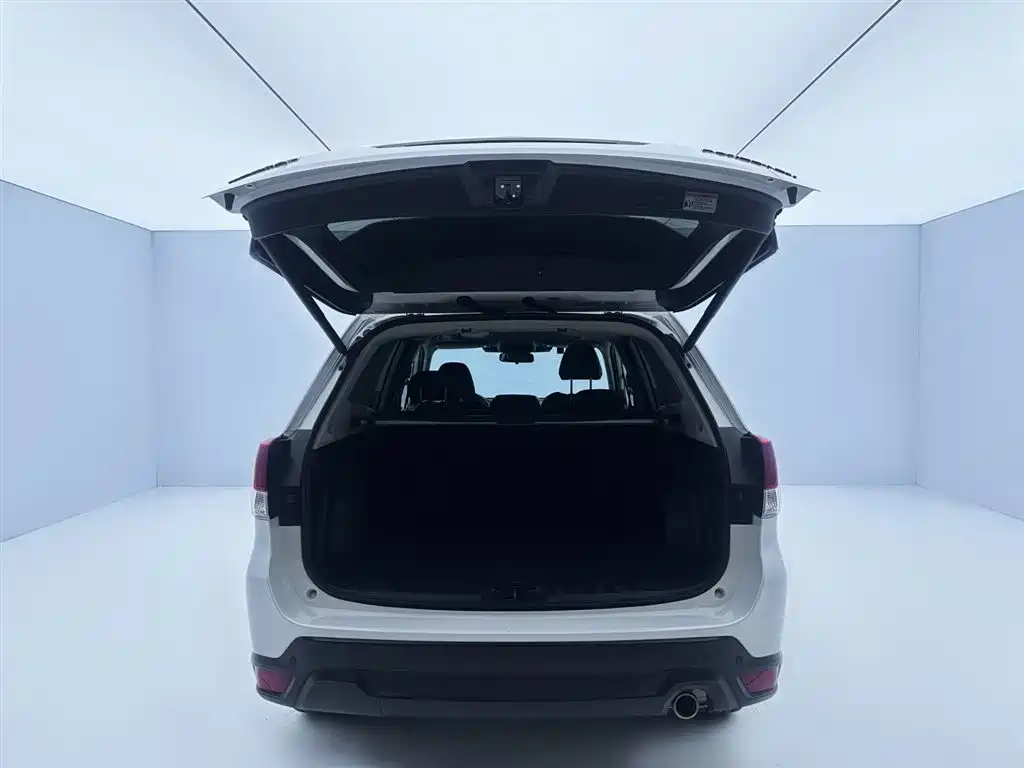 Forester 2.0 i AWD Luxury EyeSight