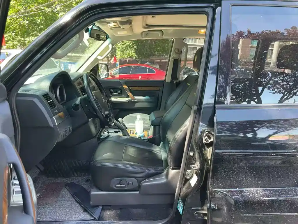 Pajero (Import) 3.0 L Auto Standard