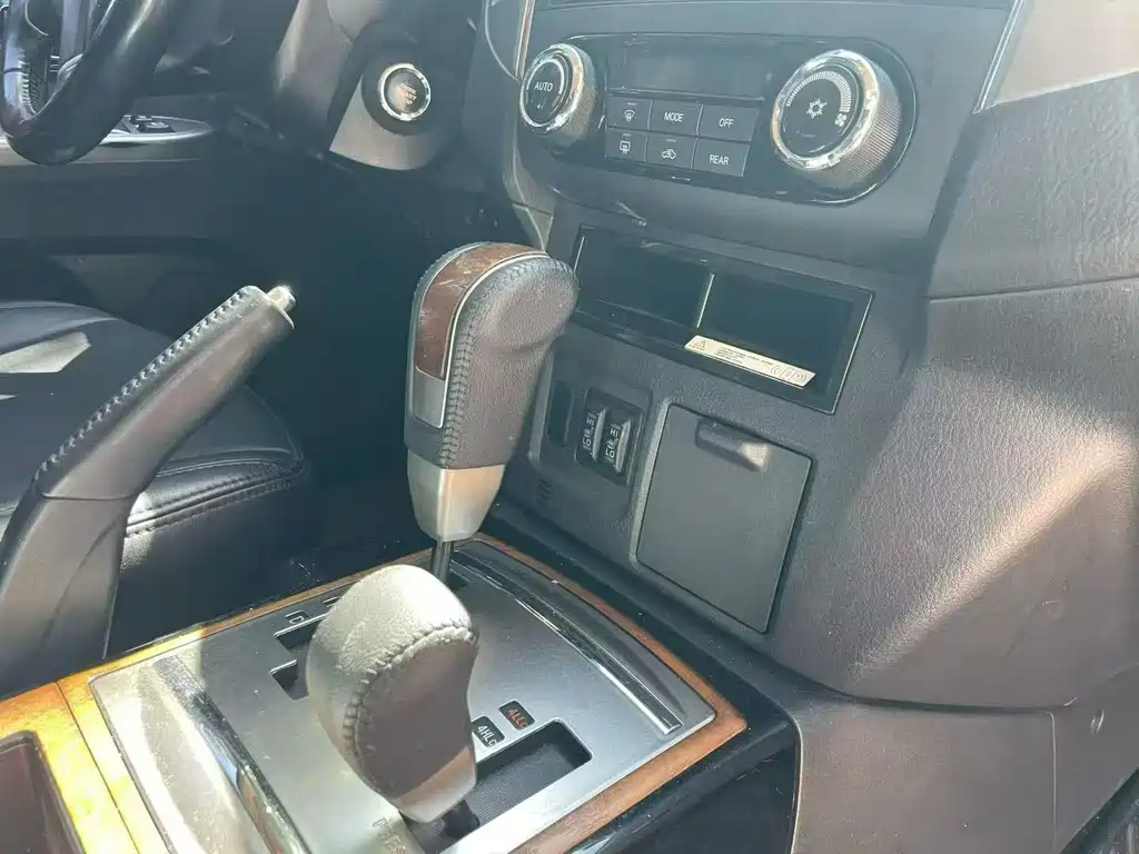 Pajero (Import) 3.0 L Auto Standard