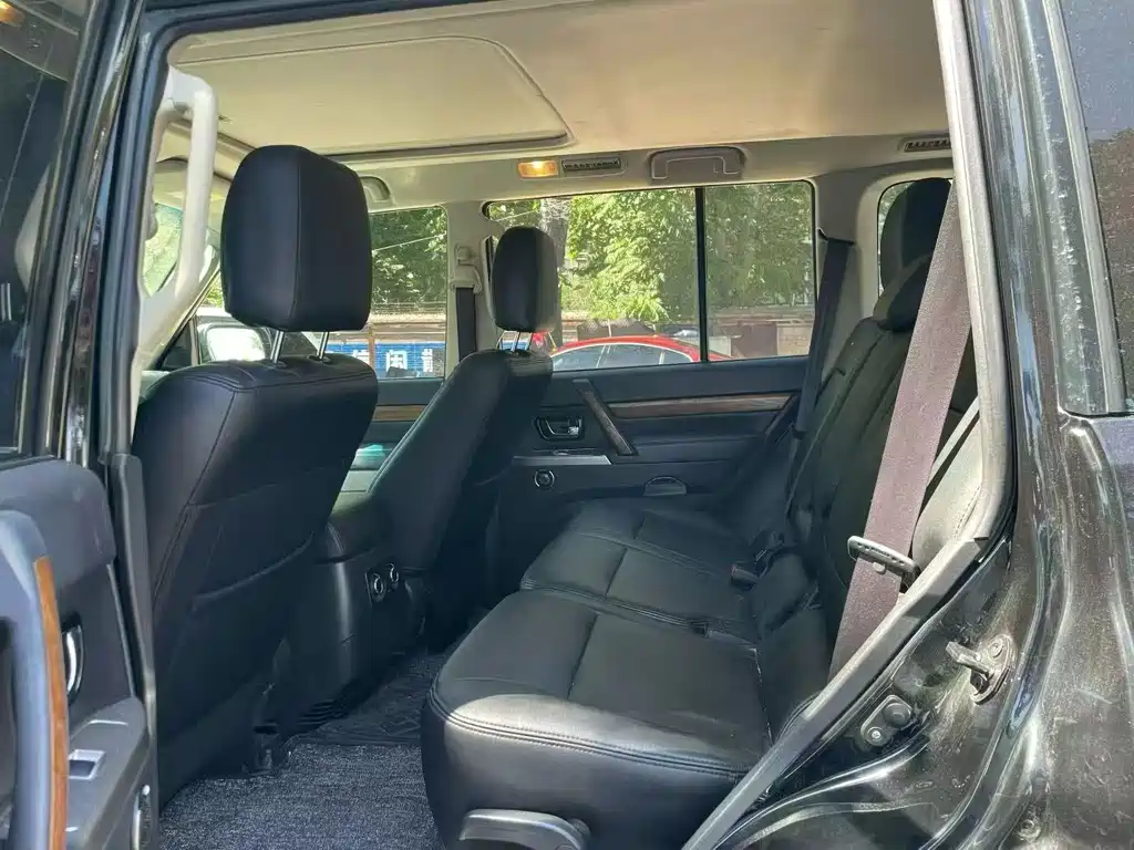 Pajero (Import) 3.0 L Auto Standard