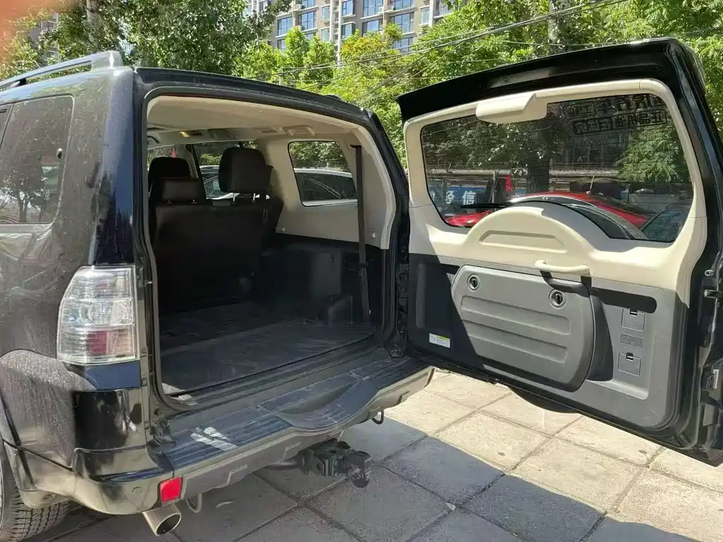 Pajero (Import) 3.0 L Auto Standard