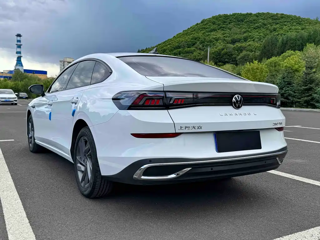 Lamando Lamando L 280 TSI DSG Dazzle Hot