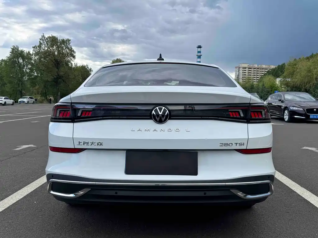 Lamando Lamando L 280 TSI DSG Dazzle Hot