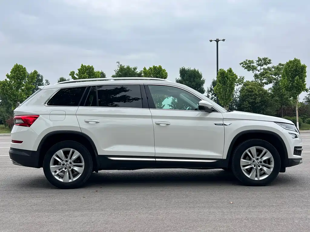 Kodiaq Facelift TSI330 5-seat 2 WD Luxury Enjoyment