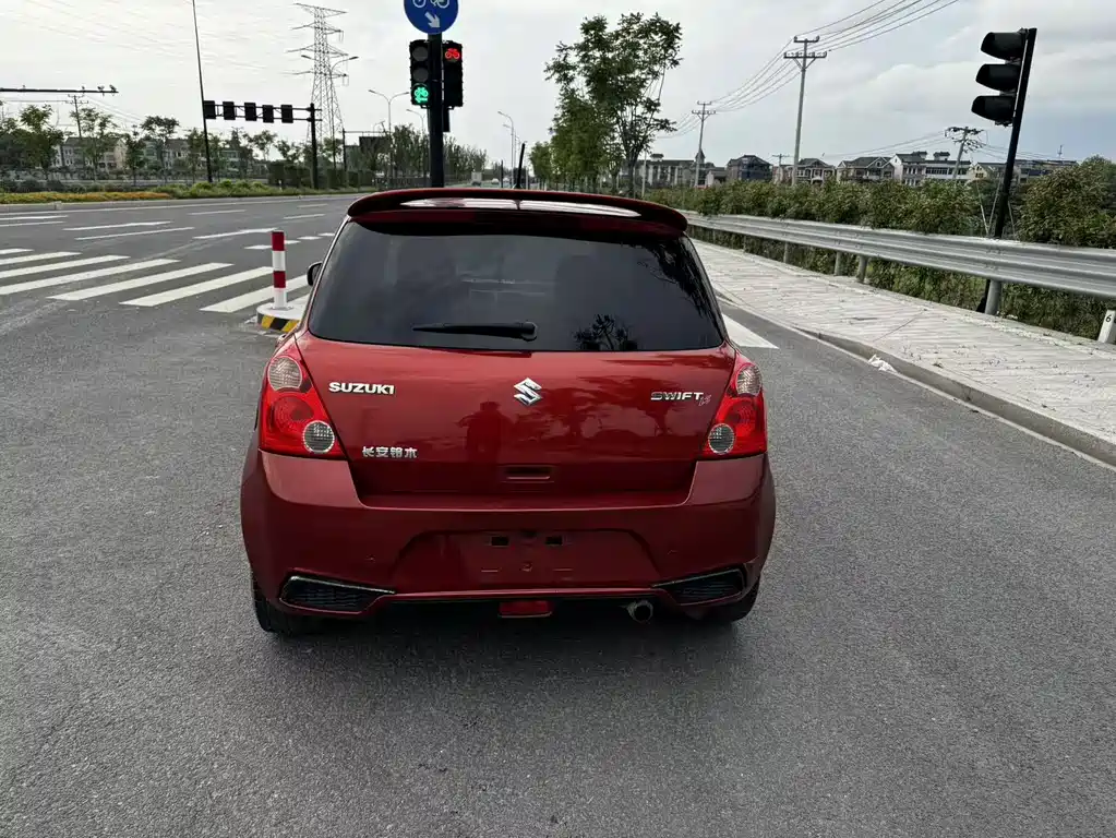 Swift 1.5 L Auto Sport