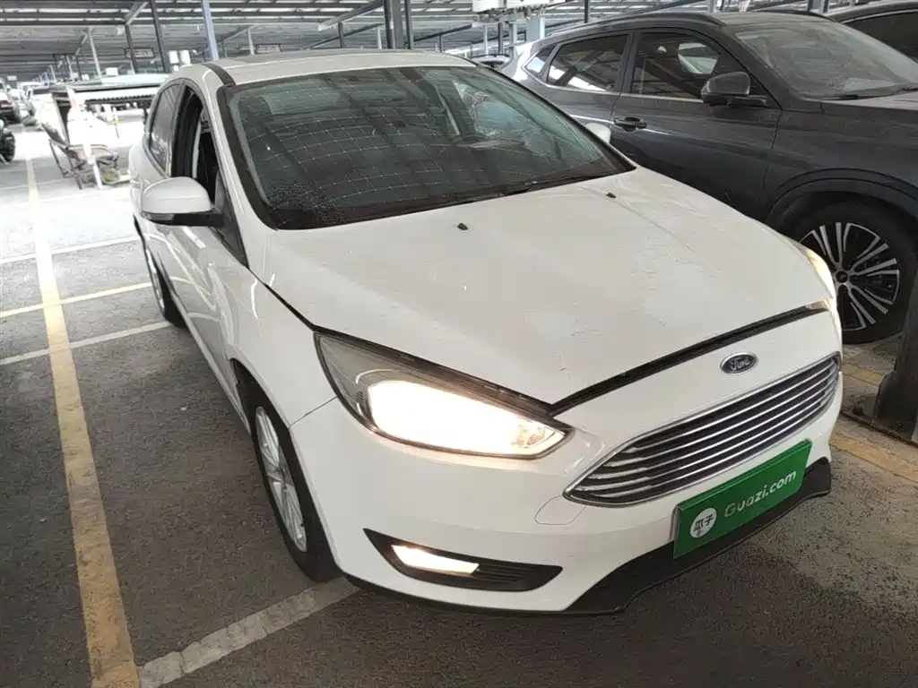 Focus Sedan Classic 1.6 L Auto Style Smart Travel