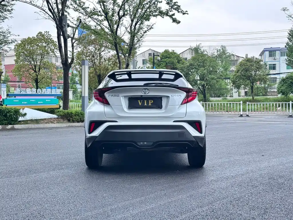 Toyota C-HR 2.0 L Luxury