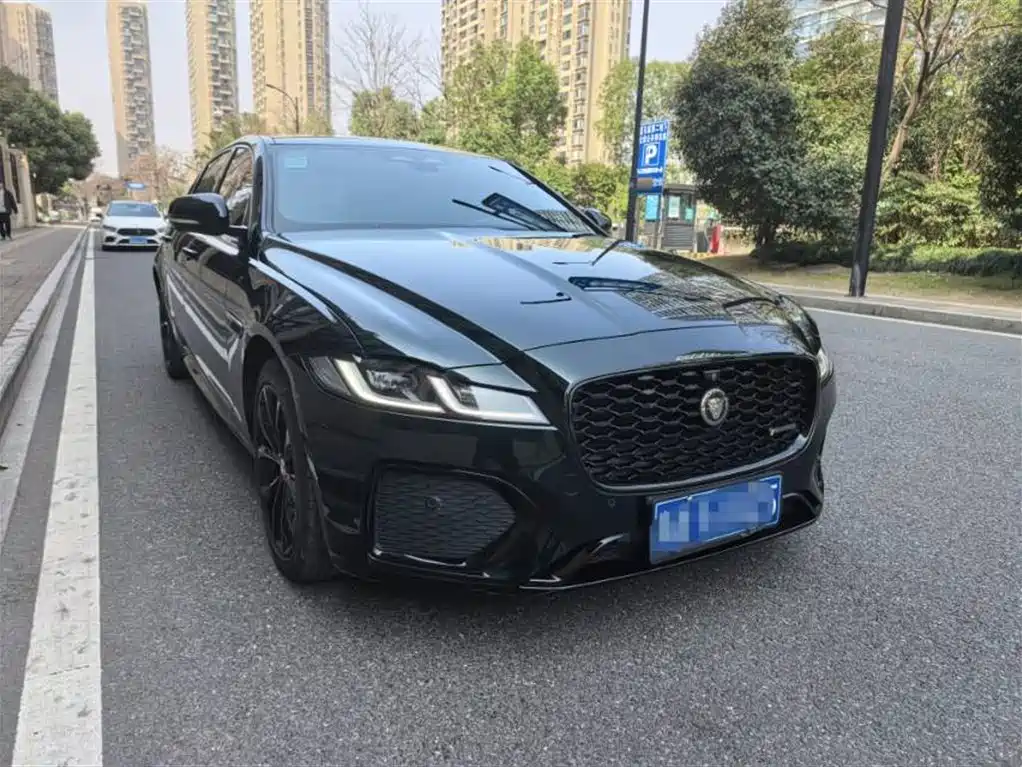 Jaguar XFL XFL 2.0 T P250 4 WD Black Shine Sport
