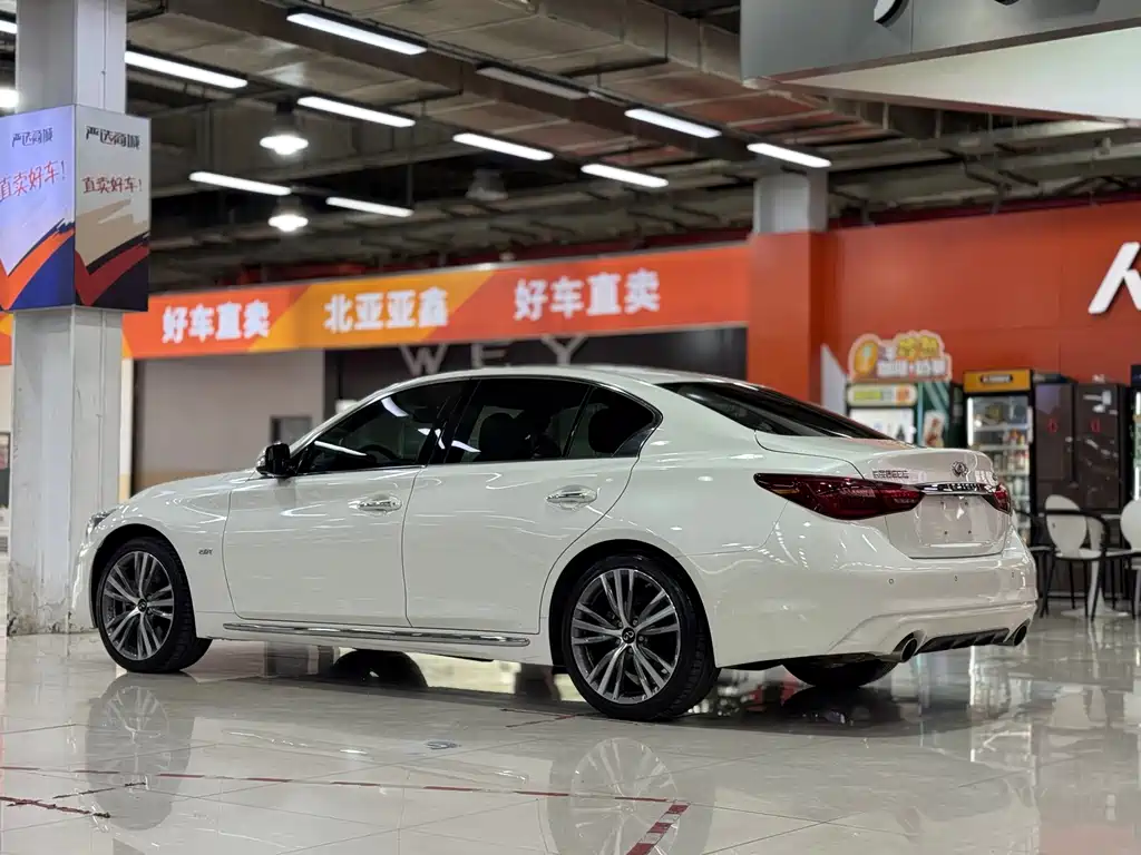 Infiniti Q50 L 2.0 T Comfort Enjoyment