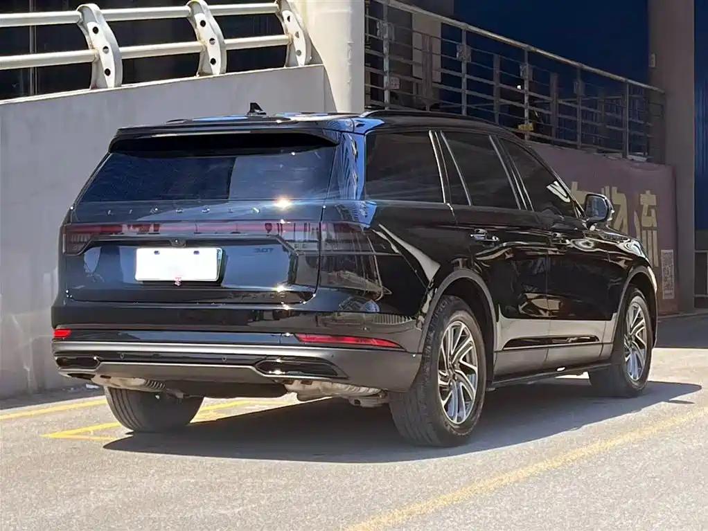 Aviator 3.0 T V6 4 WD Premium Cruise 6-seat
