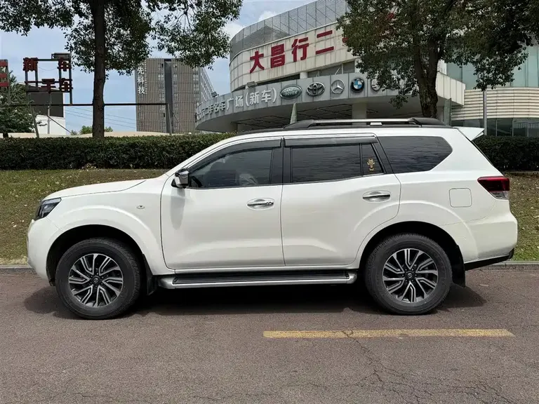 Nissan Terra 2.5 L XL Upper Auto 2 WD Luxury
