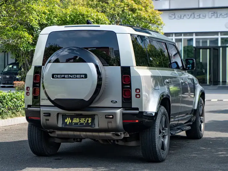 Land Rover Defender Facelift 110 3.0 T P400 X-DYNAMIC HSE