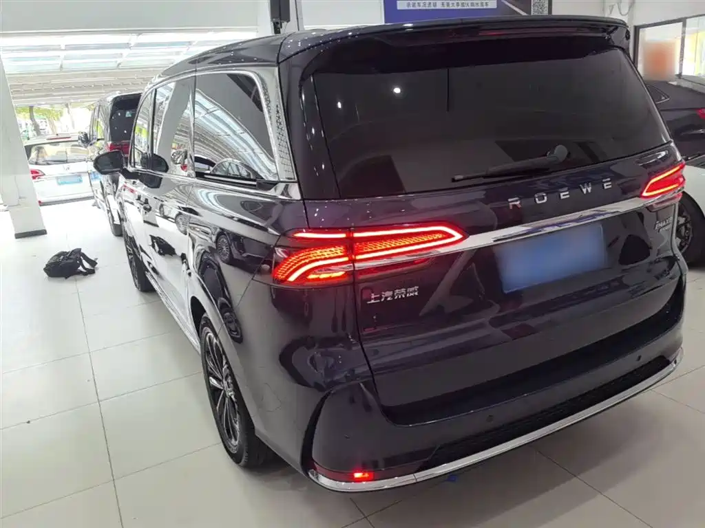 Roewe iMAX8 400 TGI Supreme Series Honored