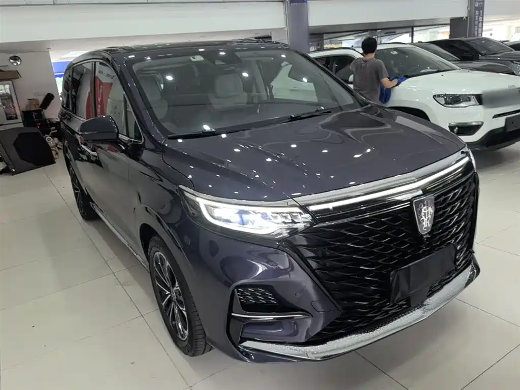 Roewe iMAX8 400 TGI Supreme Series Honored