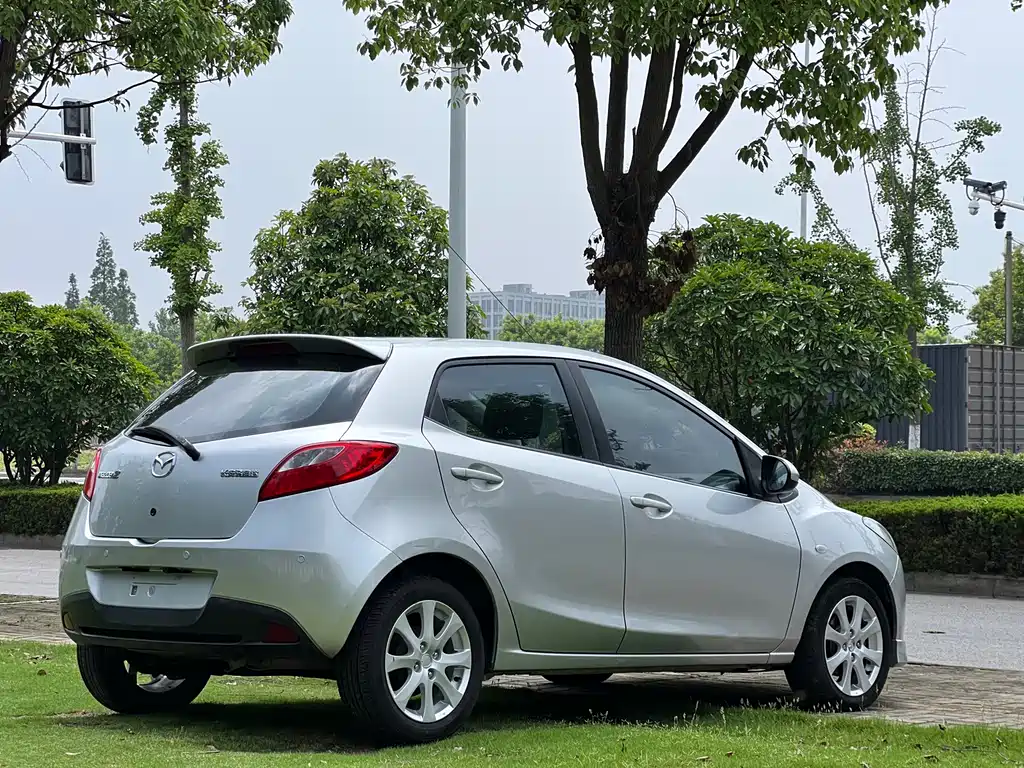 Mazda 2 Dynamic Shine 1.5 L Auto Value