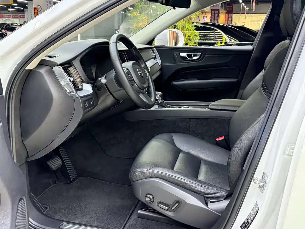 Volvo XC60 T5 4 WD Smart Ease