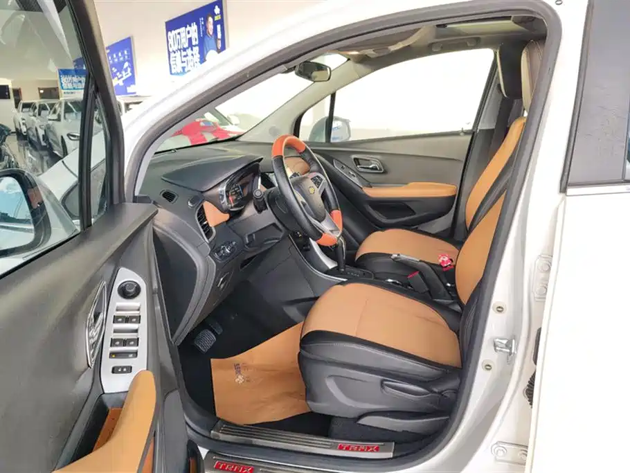 Tracker 1.4 T Auto 2 WD Luxury