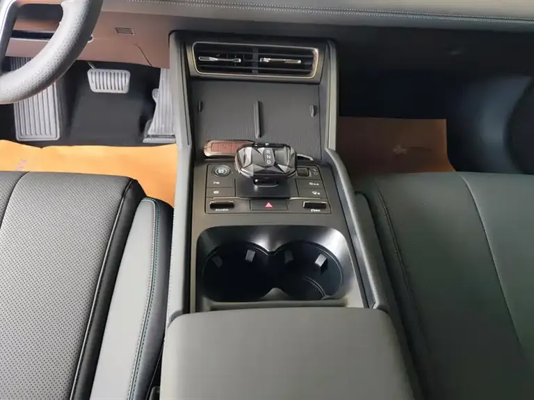 BYD Qin L DM-i Smart Drive 80 KM Leading