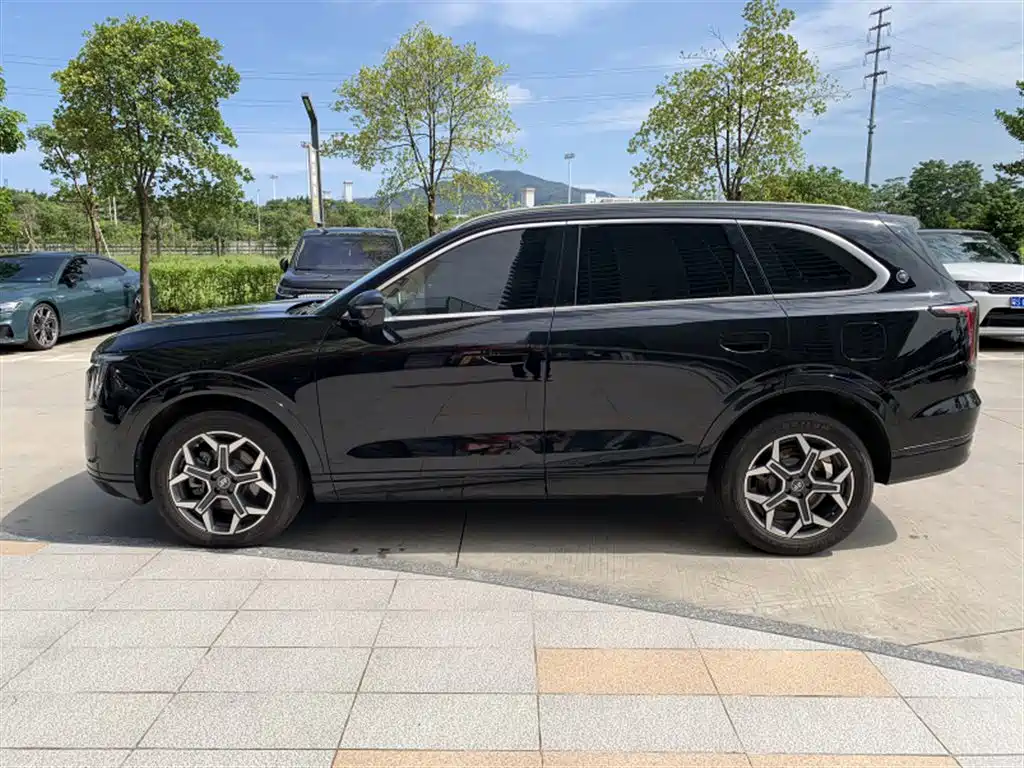 Jetour Shanhai L7 PLUS 121 km Luxury 5-seat