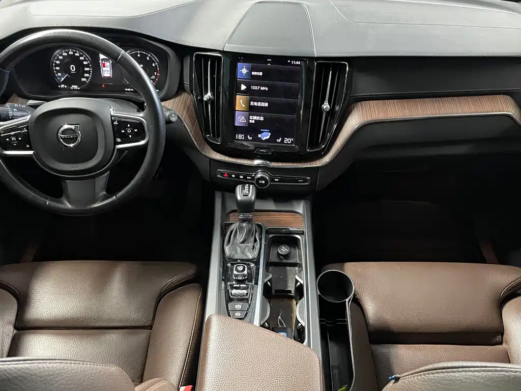 Volvo XC60 T5 4 WD Smart Vision Luxury