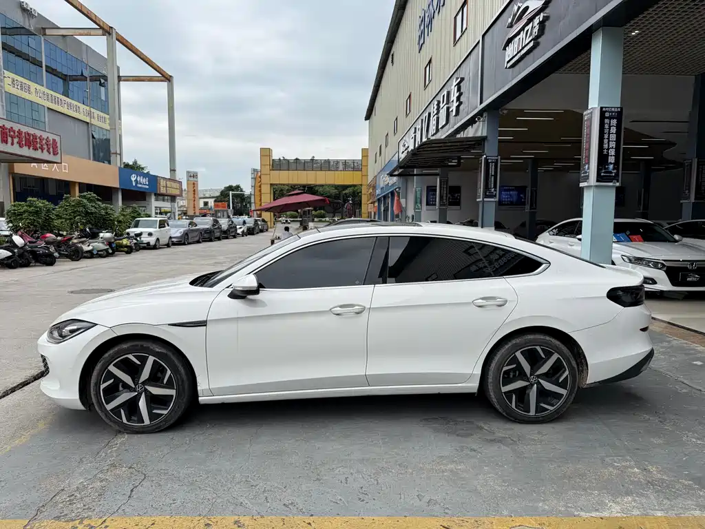 Lamando Lamando L 280 TSI DSG Spicy Cool