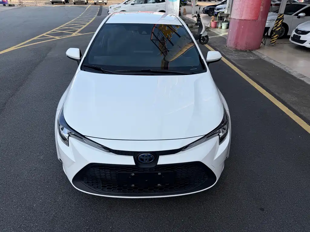 Levin Dual Engine 1.8 H E-CVT Leading