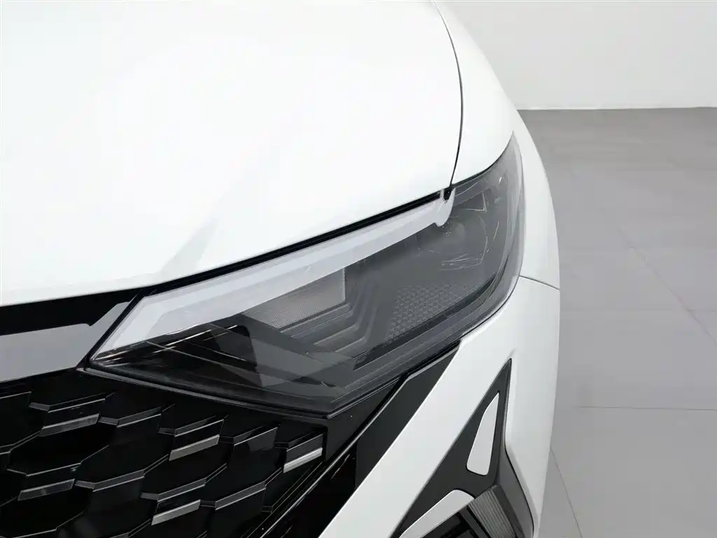 Jetta VS5 280 TSI Manual Pioneer
