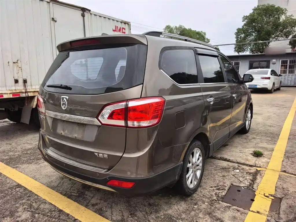 Baojun 730 1.5 L Manual Comfort 7-seat
