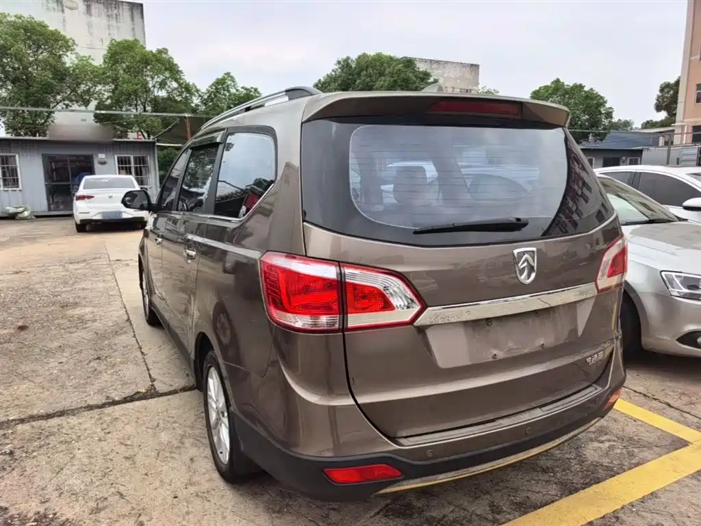 Baojun 730 1.5 L Manual Comfort 7-seat