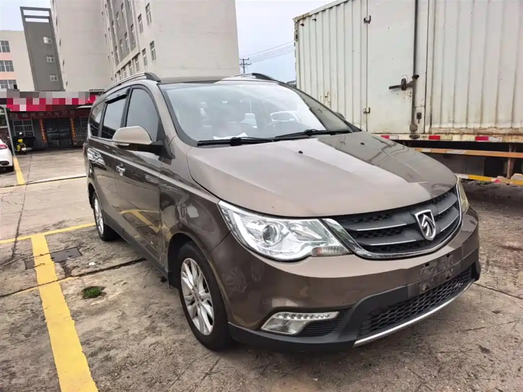 Baojun 730 1.5 L Manual Comfort 7-seat