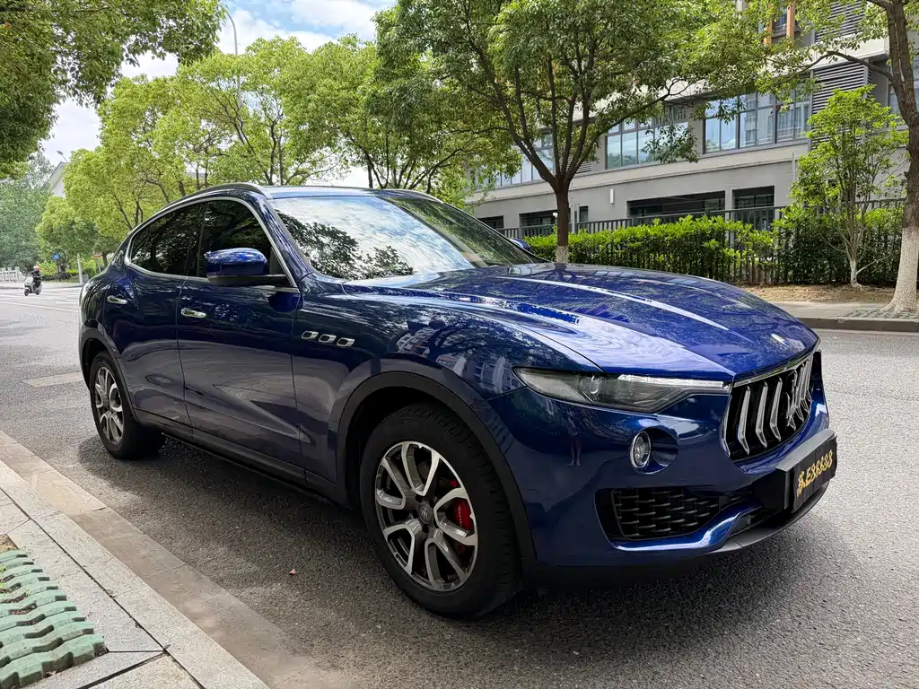 Levante 3.0 T Standard