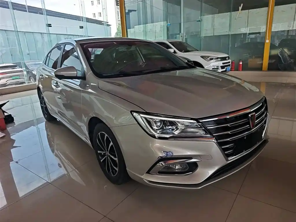 Roewe i5 1.5 L Auto 4 G Connected Leading Luxury Flagship