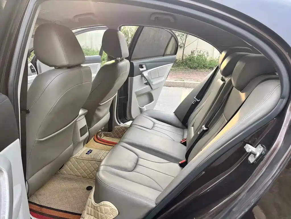 Emgrand Sedan 1.5 L Manual Fashion