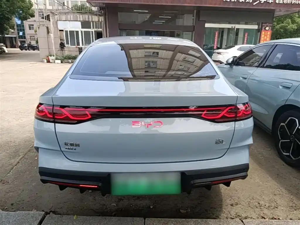 Qin L DM-i 80 KM Leading