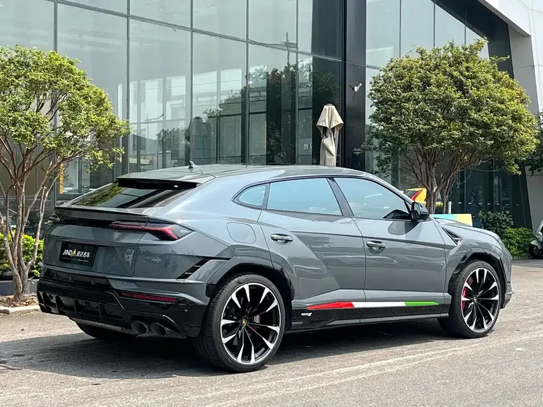 Lamborghini Urus 4.0 T V8 S