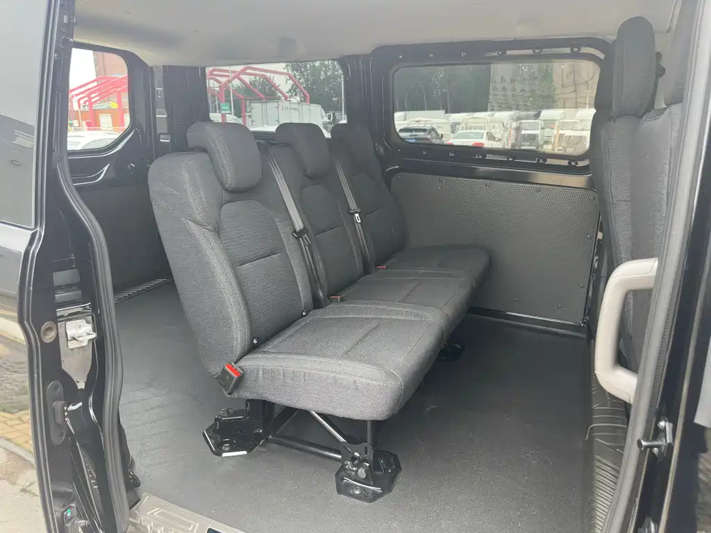 Transit 2.0 T Diesel Auto Multi-purpose Commercial SWB Low Roof 5 6-seat