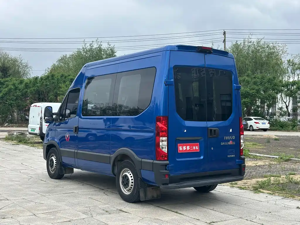 IVECO Daily 依维柯欧胜 2020款 3.0 T 自动超瑞短轴高顶F1 C