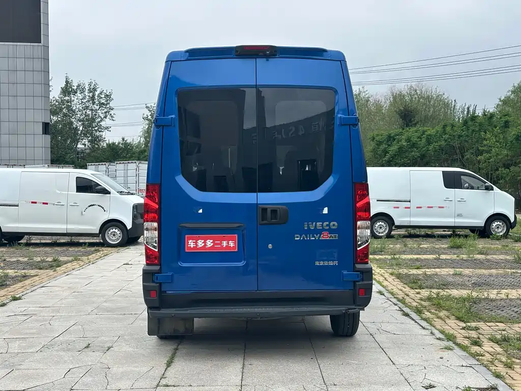 IVECO Daily 依维柯欧胜 2020款 3.0 T 自动超瑞短轴高顶F1 C