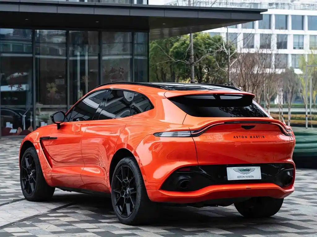 Aston Martin DBX 4.0 T V8