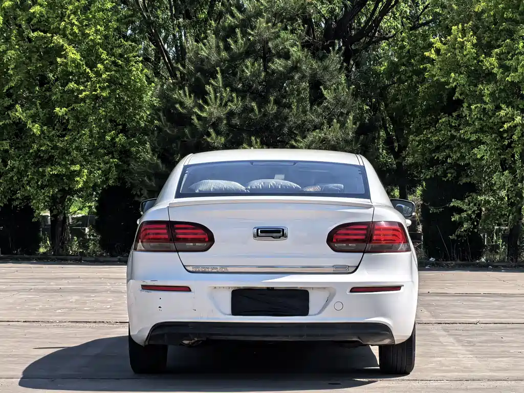 Qoros 3 观致3 2016款 三厢 1.6 L 自动致悦型