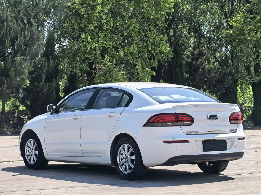 Qoros 3 观致3 2016款 三厢 1.6 L 自动致悦型