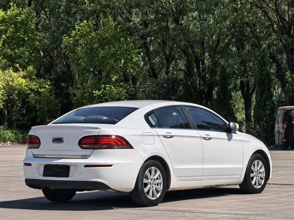 Qoros 3 观致3 2016款 三厢 1.6 L 自动致悦型
