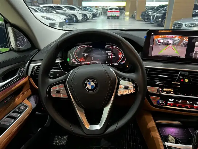 BMW 6 Series GT 630 i Luxury Design Package