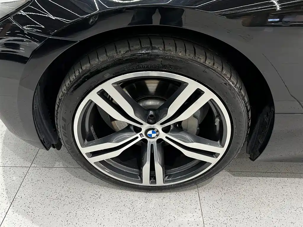 BMW 6 Series GT 630 i Luxury Design Package