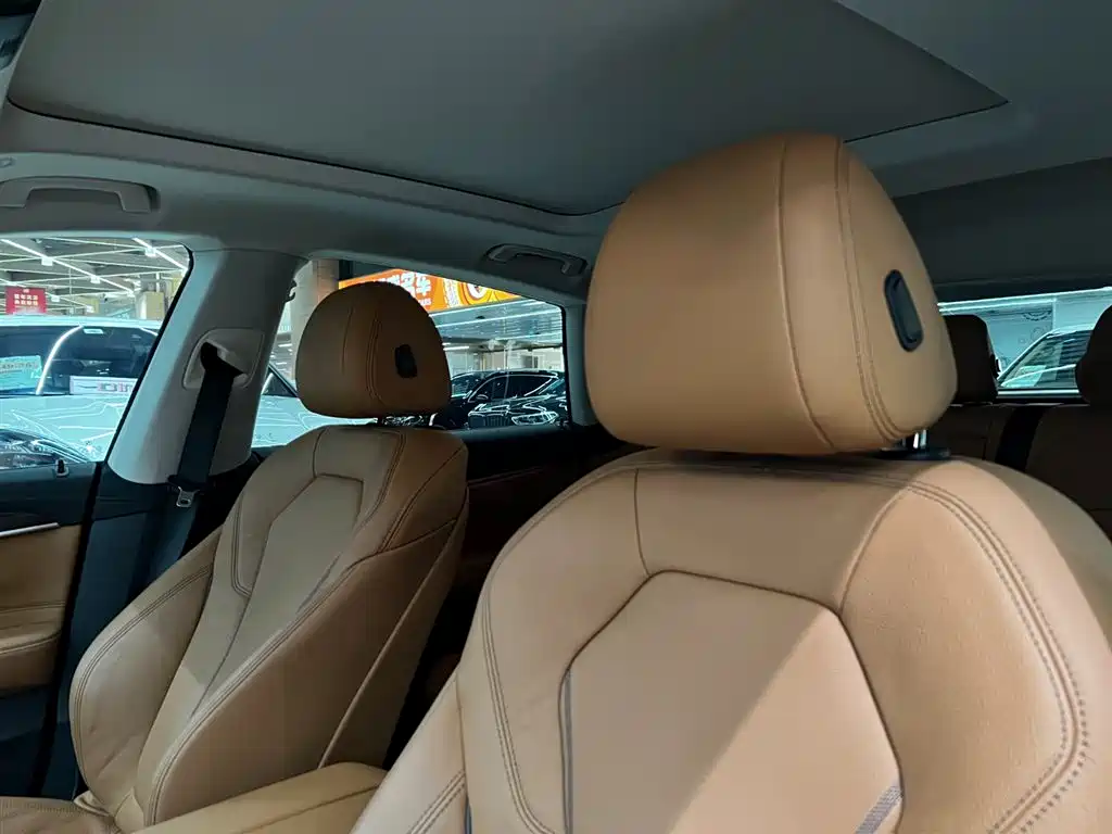 BMW 6 Series GT 630 i Luxury Design Package