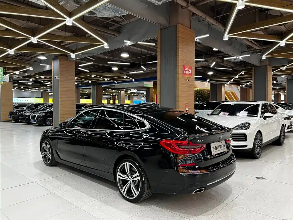 BMW 6 Series GT 630 i Luxury Design Package