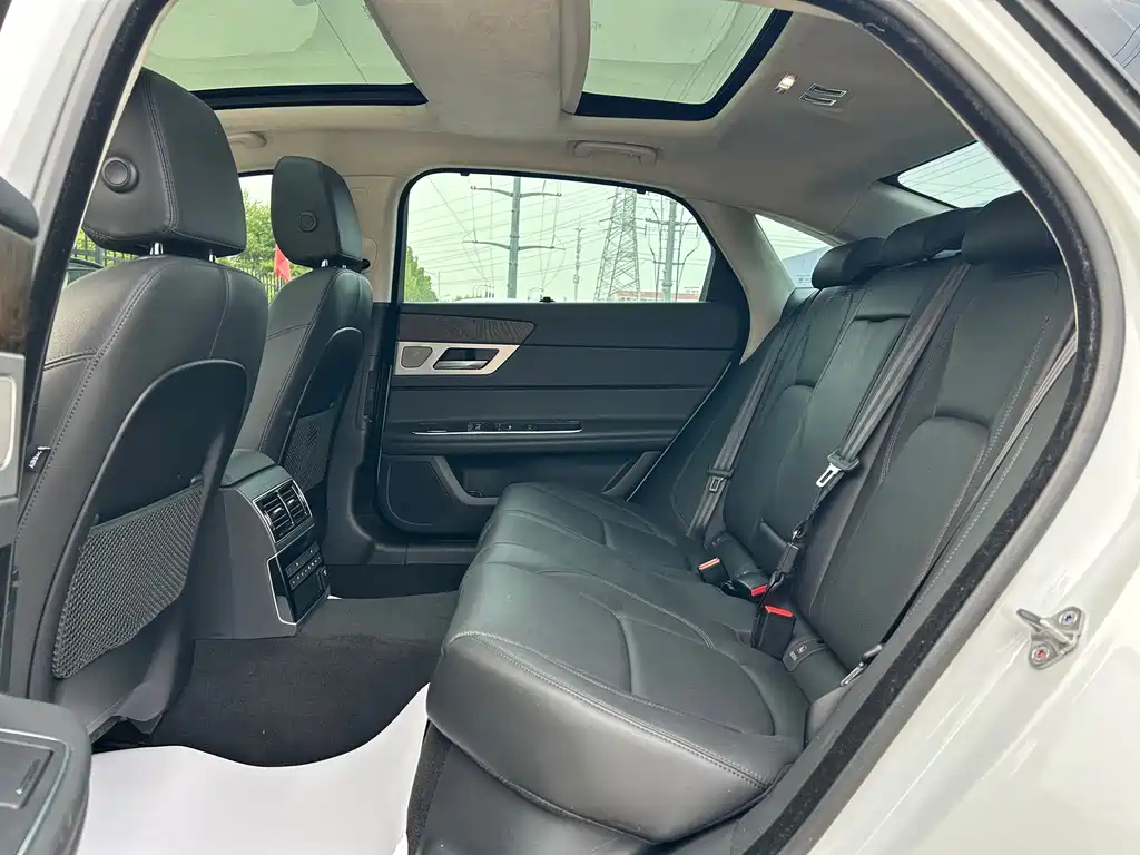 Jaguar XFL XFL 2.0 T 250 PS Luxury