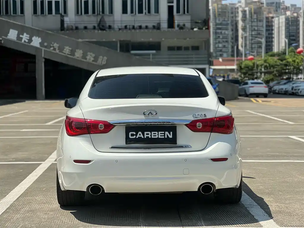 Infiniti Q50 3.7 L Luxury Sport